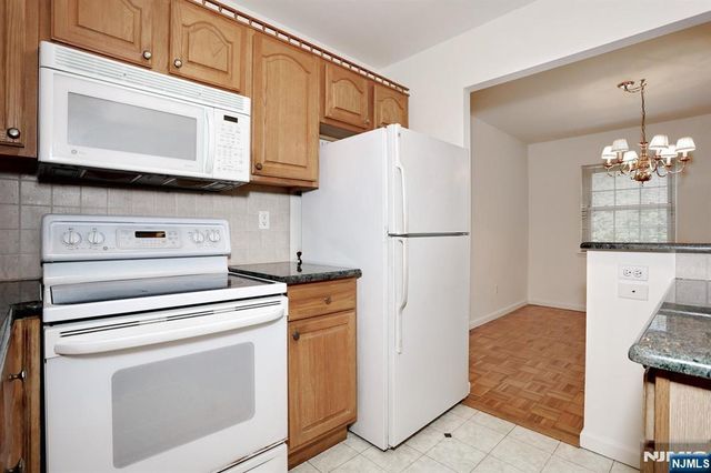 550 Fairview 312, Westwood, NJ 07675