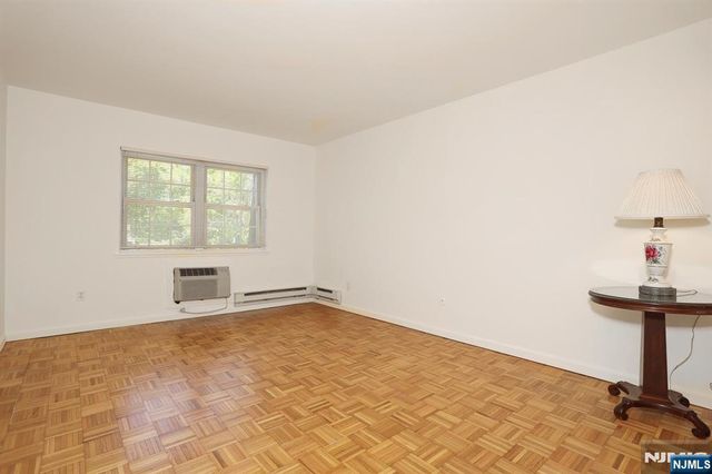 550 Fairview 312, Westwood, NJ 07675