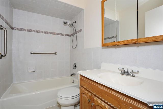 550 Fairview 312, Westwood, NJ 07675