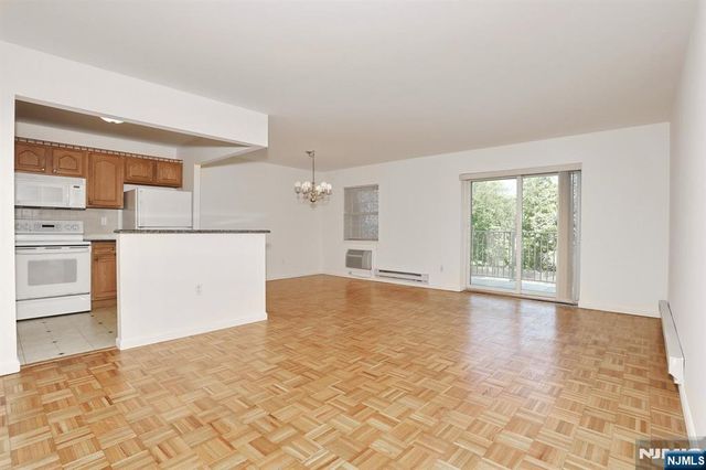 550 Fairview 312, Westwood, NJ 07675