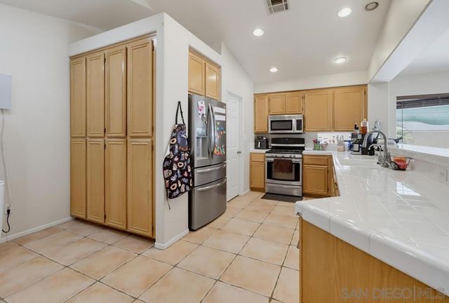 2081 Larkspur Dr, Alpine, CA 91901