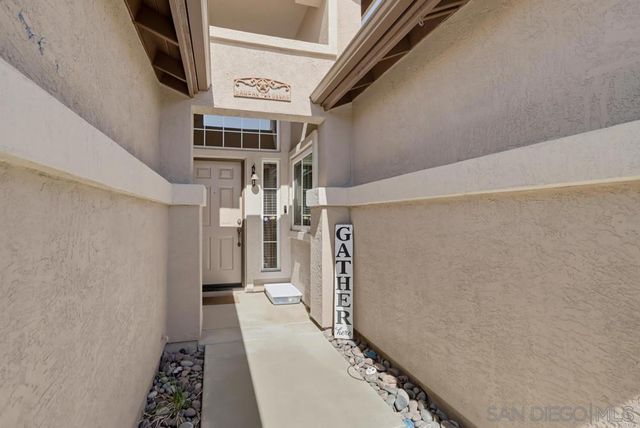 2081 Larkspur Dr, Alpine, CA 91901