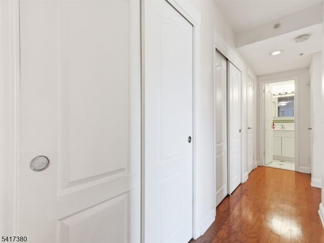 60 Parkway Dr, East Orange City, NJ 07017