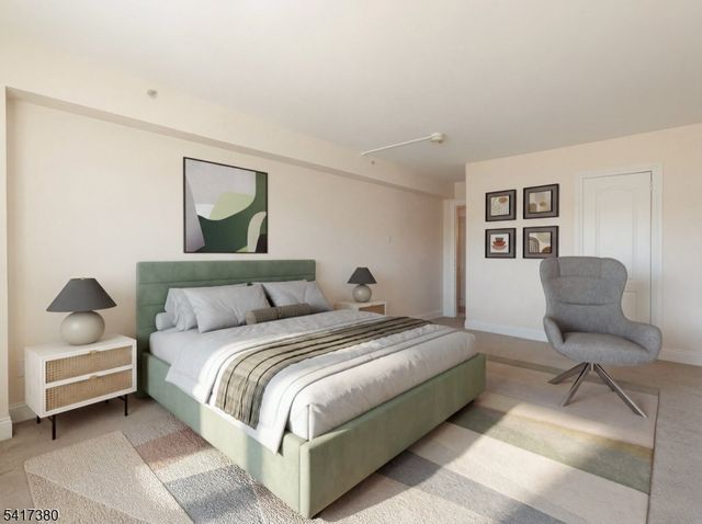 60 Parkway Dr, East Orange City, NJ 07017