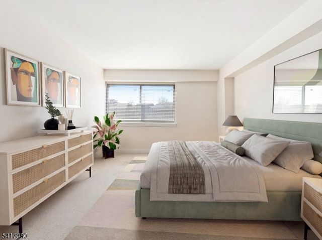 60 Parkway Dr, East Orange City, NJ 07017