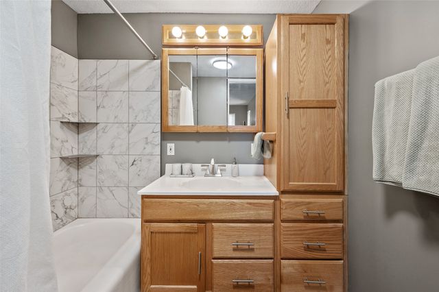 1230 60th Street, Des Moines, IA 50311