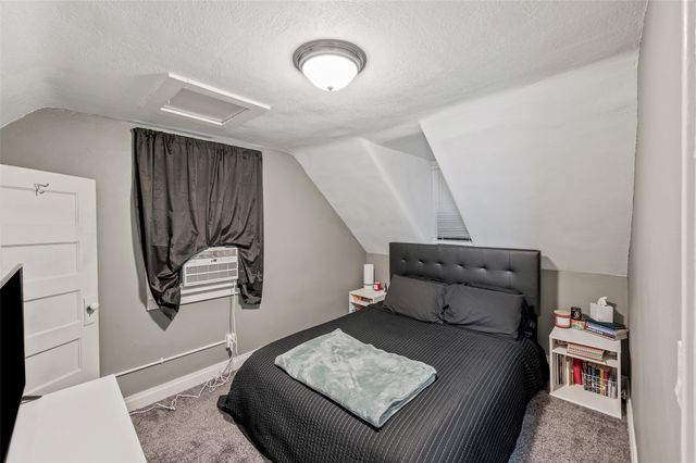 1230 60th Street, Des Moines, IA 50311