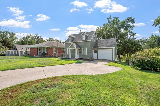 1230 60th Street, Des Moines, IA 50311