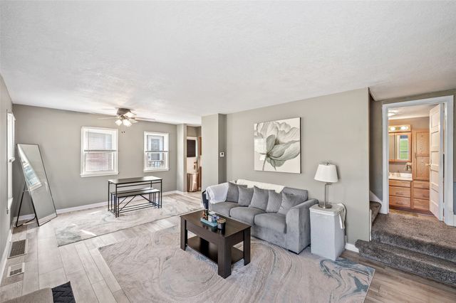 1230 60th Street, Des Moines, IA 50311