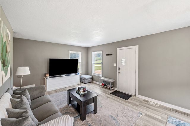 1230 60th Street, Des Moines, IA 50311