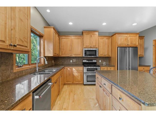 2094 Rushmore Drive, River Falls, WI 54022