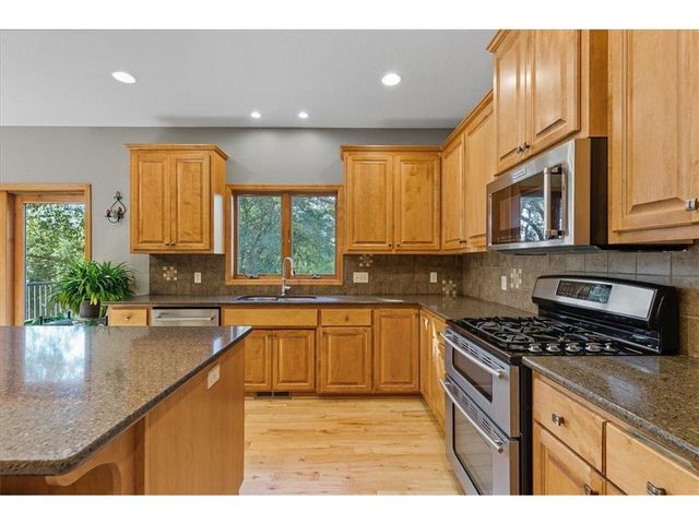 2094 Rushmore Drive, River Falls, WI 54022