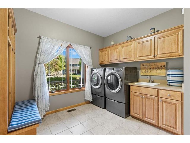2094 Rushmore Drive, River Falls, WI 54022