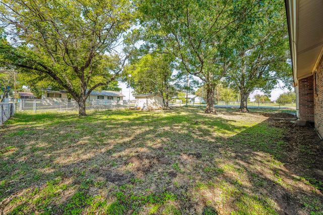 1240 N Texas, De Leon, TX 76444