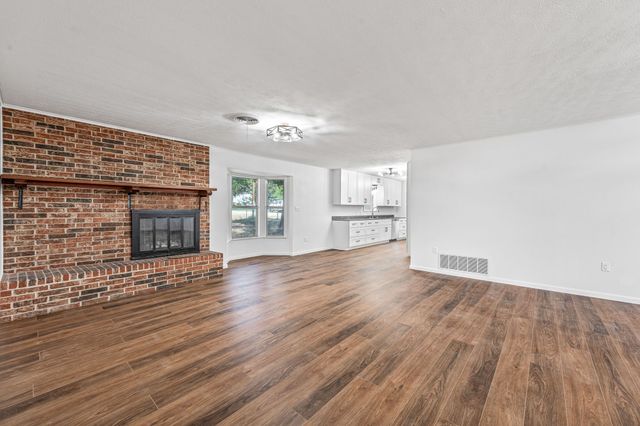 1240 N Texas, De Leon, TX 76444