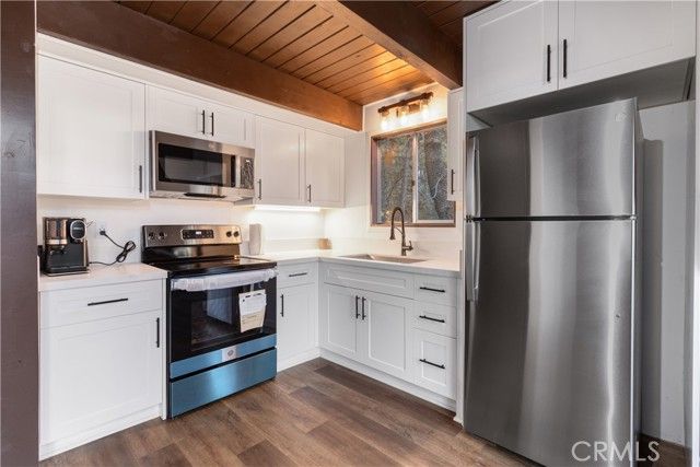 32703 Tulip Lane, Los Angeles, CA 92382