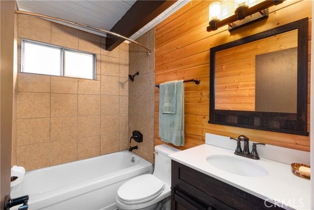 32703 Tulip Lane, Los Angeles, CA 92382