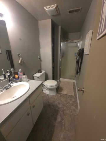 5900 Whitethorne Drive, Evansville, IN 47710