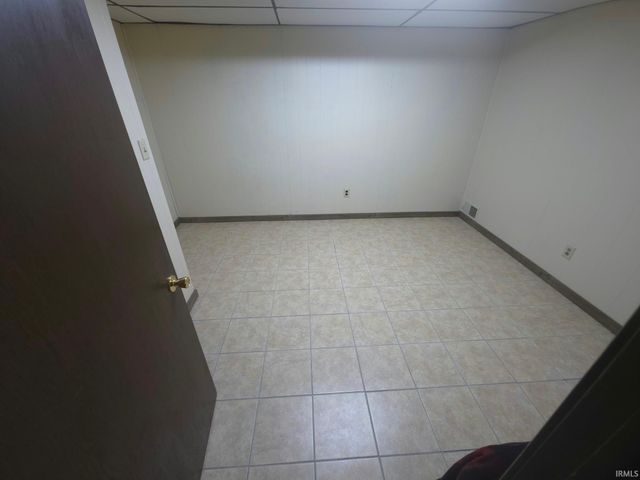 5900 Whitethorne Drive, Evansville, IN 47710