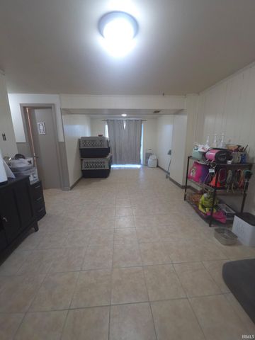 5900 Whitethorne Drive, Evansville, IN 47710