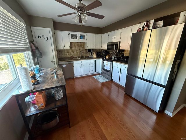 5900 Whitethorne Drive, Evansville, IN 47710