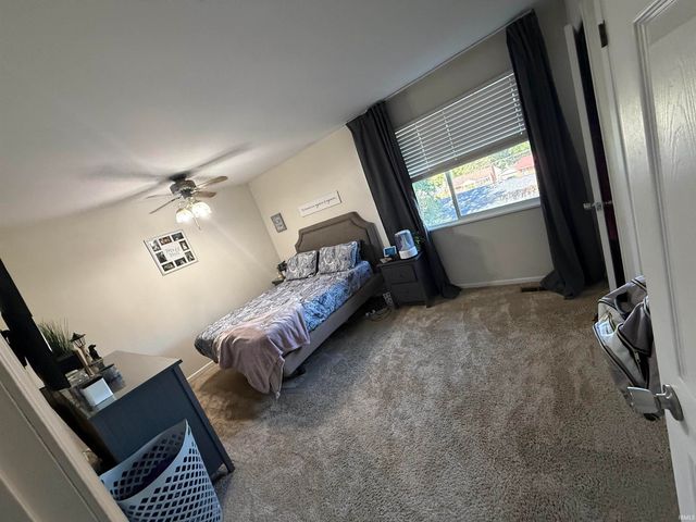 5900 Whitethorne Drive, Evansville, IN 47710