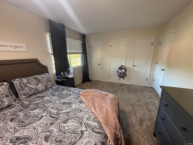 5900 Whitethorne Drive, Evansville, IN 47710
