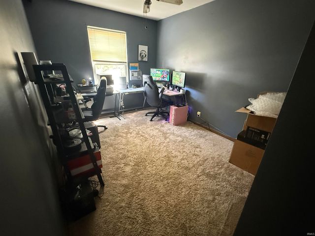 5900 Whitethorne Drive, Evansville, IN 47710
