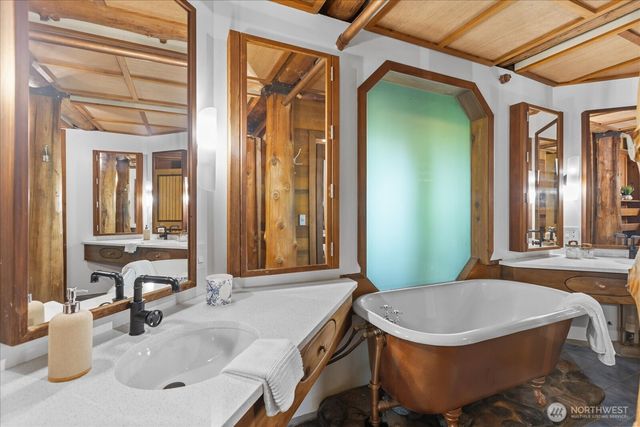 27346 Lake Cavanaugh Road, Mount Vernon, WA 98274