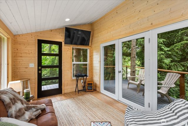 27346 Lake Cavanaugh Road, Mount Vernon, WA 98274