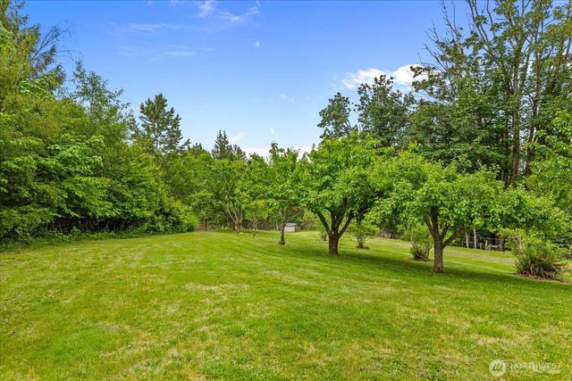 27346 Lake Cavanaugh Road, Mount Vernon, WA 98274
