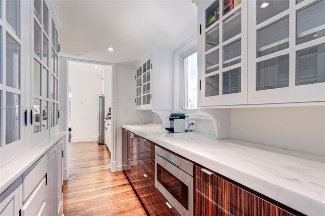 5800 La Gorce Dr NA, Miami Beach, FL 33140