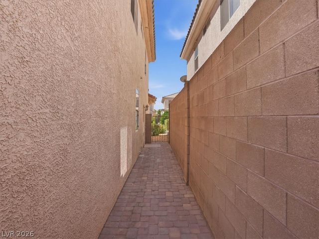 8946 Sanibel Shore Avenue, Las Vegas, NV 89147