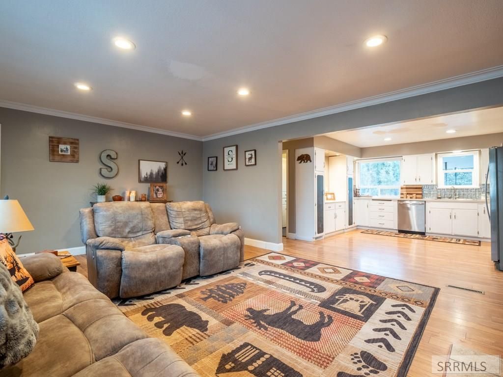 Image 10 of property listing at 263 W 2nd N, Rigby, ID 83442