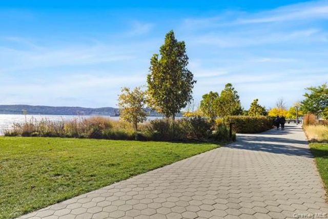 4 Lighthouse Landing 420, Sleepy Hollow, NY 10591