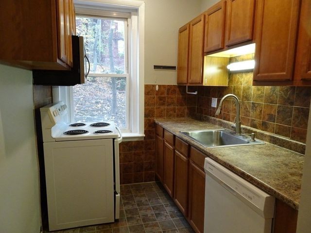 15-17 University Rd 22, Brookline, MA 02445