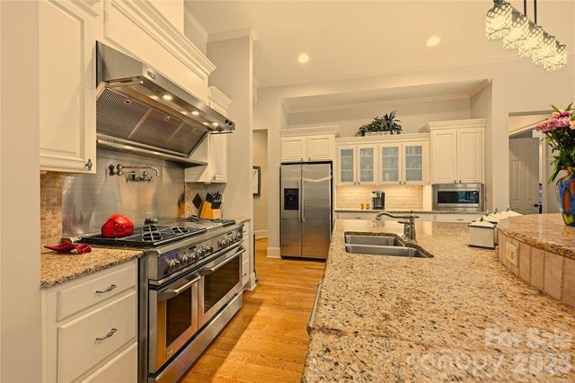 163 W Maranta Road, Mooresville, NC 28117