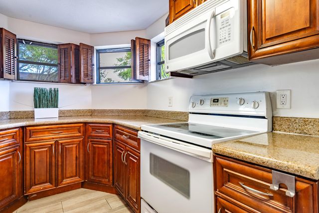 9375 SW 61st Way SW D, Boca Raton, FL 33428