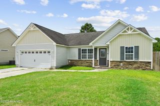 114 Rosemary Avenue, Hubert, NC 28539