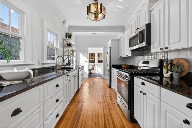 736 6TH STREET N, St Petersburg, FL 33701