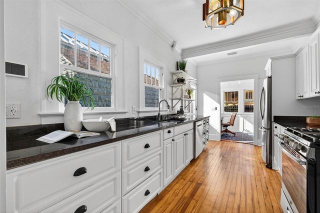 736 6TH STREET N, St Petersburg, FL 33701