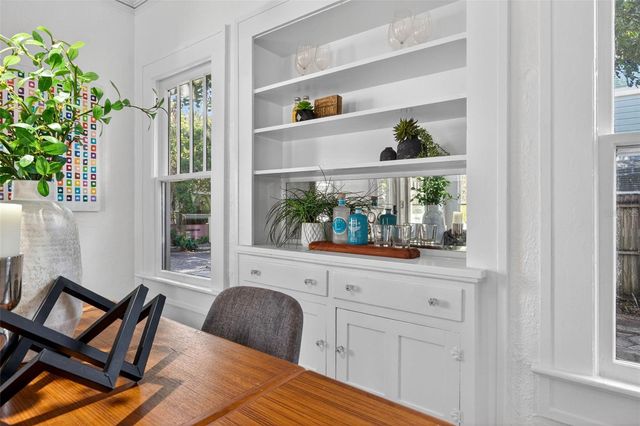 736 6TH STREET N, St Petersburg, FL 33701