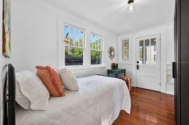 736 6TH STREET N, St Petersburg, FL 33701