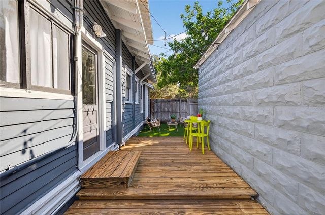 736 6TH STREET N, St Petersburg, FL 33701