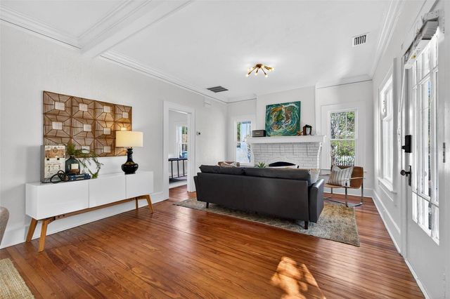 736 6TH STREET N, St Petersburg, FL 33701