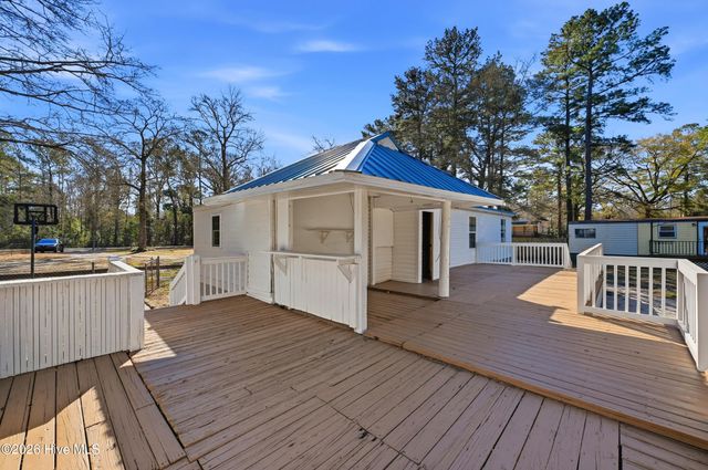 5595 Shaw Highway, Rocky Point, NC 28457