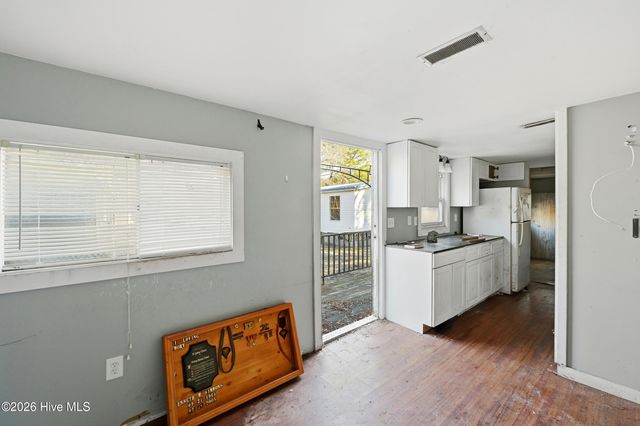 5595 Shaw Highway, Rocky Point, NC 28457