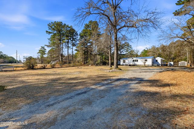 5595 Shaw Highway, Rocky Point, NC 28457