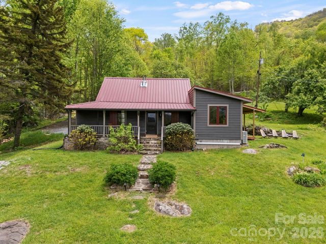 1108 Pine Root Branch Road, Bakersville, NC 28705