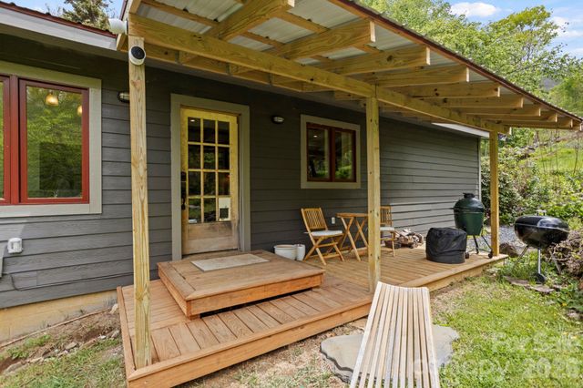1108 Pine Root Branch Road, Bakersville, NC 28705